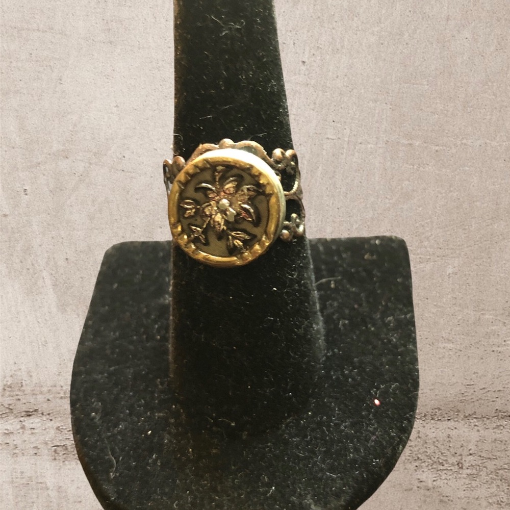 Antique Button Flower Ring